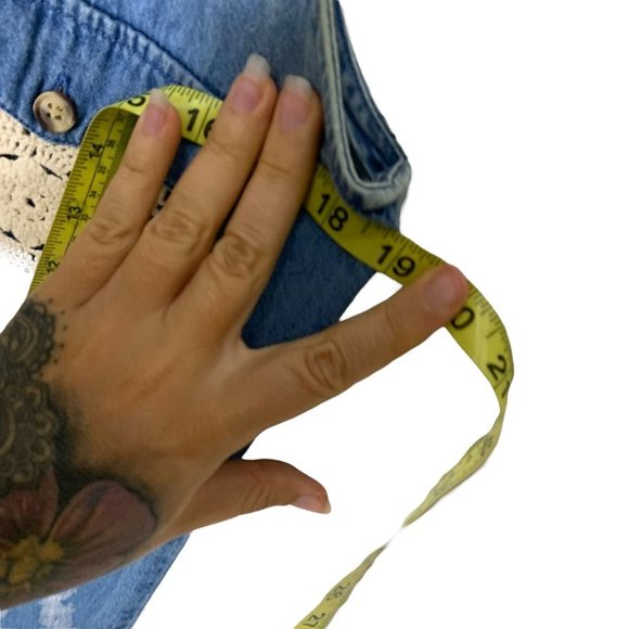 Vintage 90s Blue Denim Crochet Trim Collared Sleeveless Button Up Top Small - Picture 5 of 6